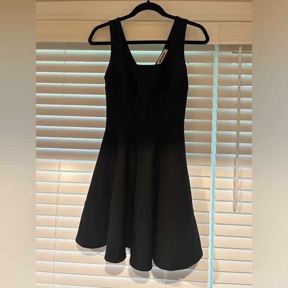 Cute little black dress - Picture 3 of 4